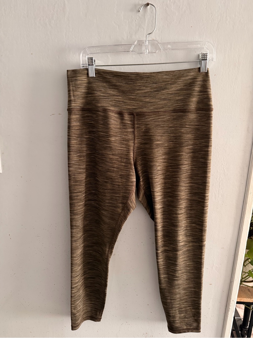 Athleta Girls Brown Heather Capri Leggings